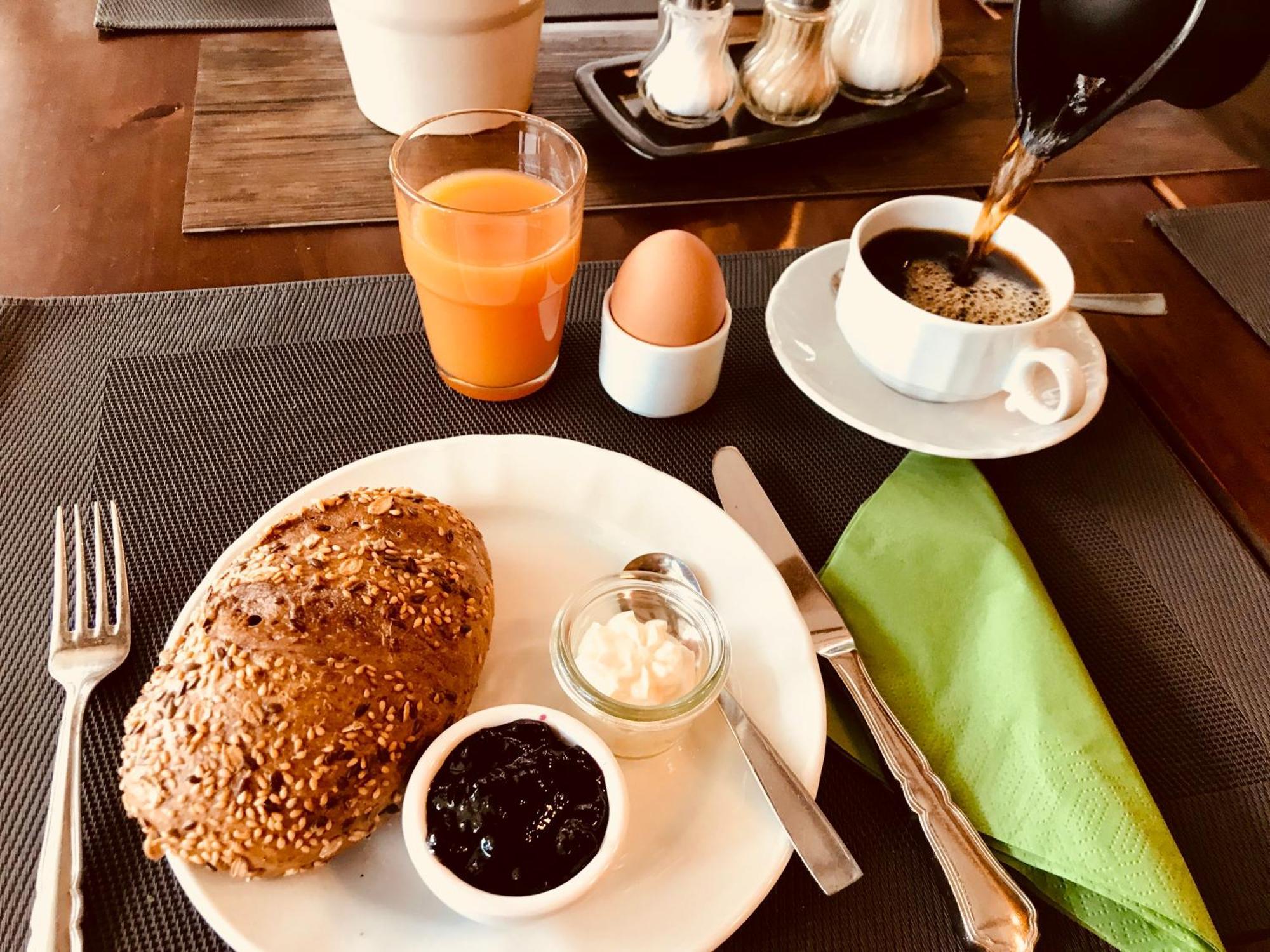 Hotel & Weinhaus Zum Schwarzen Baeren كوبلنس المظهر الخارجي الصورة